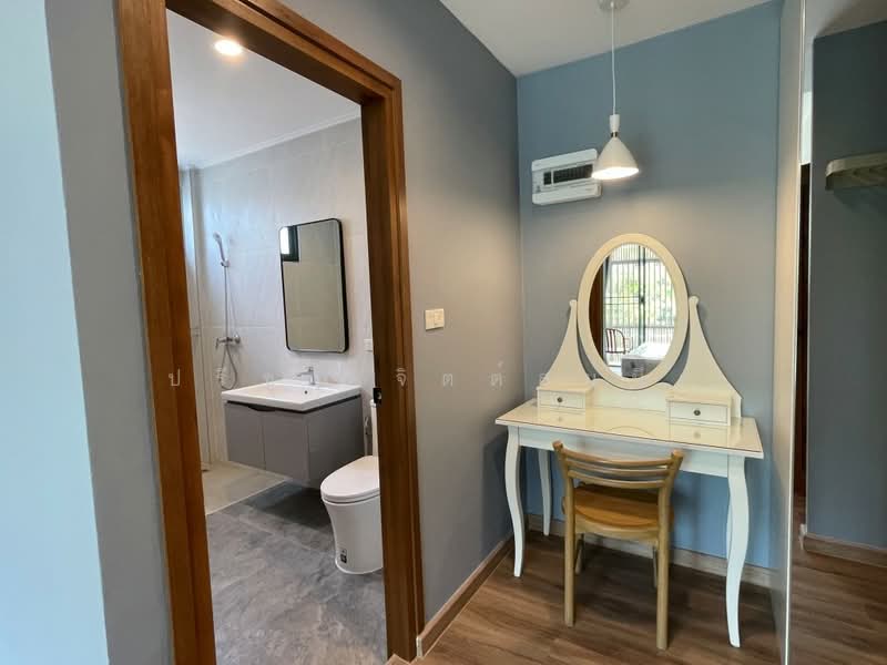 For Rent - Low-rise Peivate about 100 sq m. with 2 bedrooms apartment in Yenarkat near Market Place Nanglingee, Bangkok