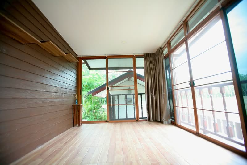 ขาย - ขายบ้านเดี่ยวทำเลดี อำเภอแกลง 126 ตรว. 3ห้องนอน 4ห้องน้ำ ติดรร.วัดบุญนาคใกล้หาดแหลมแม่พิมพ์-9กม., ระยอง