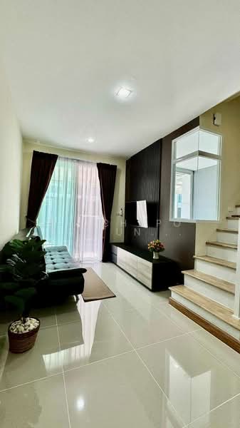 ให้เช่า - ทาวน์เฮ้าส์ในโครงการ ให้เช่า – ใกล้มีโชคพลาซ่า เพียง 5 นาที ค่าเช่า 23,000 บาท / เดือน No.5H643, เชียงใหม่