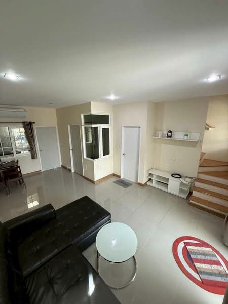 ให้เช่า - Golden Town Sukhumvit-Bearing Station : โกลเด้น ทาวน์ สุขุมวิท-สถานีรถไฟฟ้าแบริ่ง, สมุทรปราการ