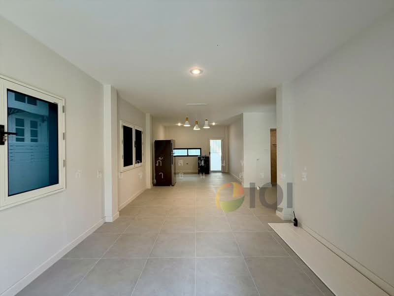 ซอยรัชดานิเวศน์ 14, Bangkok, ประชาอุทิศ 19, Samsen Nok, Huai Khwang, Bangkok, 4 Bedrooms, 250 sqm, Single Detached House For Sale, by อภัสนันท์ ภัคนราธนเศรษฐ์, 500212192 - DDproperty.com