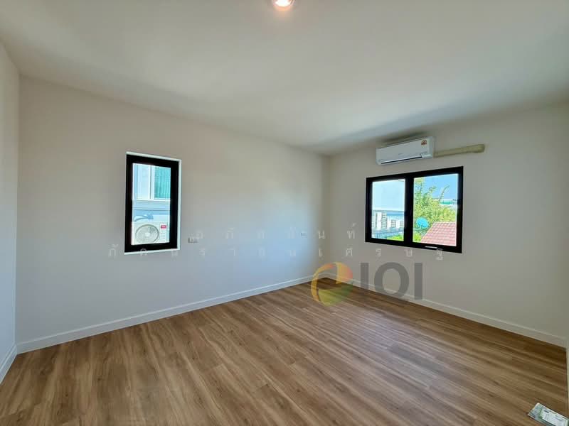 ซอยรัชดานิเวศน์ 14, Bangkok, ประชาอุทิศ 19, Samsen Nok, Huai Khwang, Bangkok, 4 Bedrooms, 250 sqm, Single Detached House For Sale, by อภัสนันท์ ภัคนราธนเศรษฐ์, 500212192 - DDproperty.com