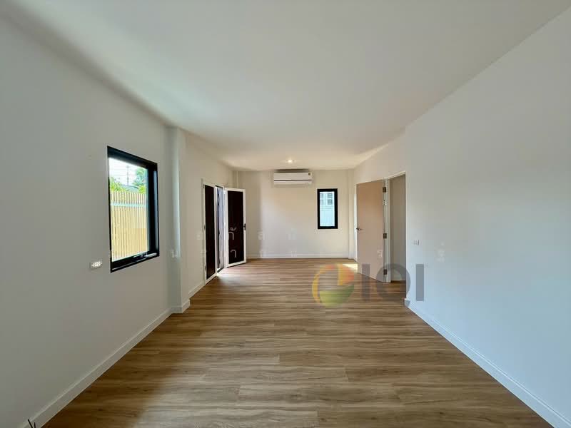 ซอยรัชดานิเวศน์ 14, Bangkok, ประชาอุทิศ 19, Samsen Nok, Huai Khwang, Bangkok, 4 Bedrooms, 250 sqm, Single Detached House For Sale, by อภัสนันท์ ภัคนราธนเศรษฐ์, 500212192 - DDproperty.com