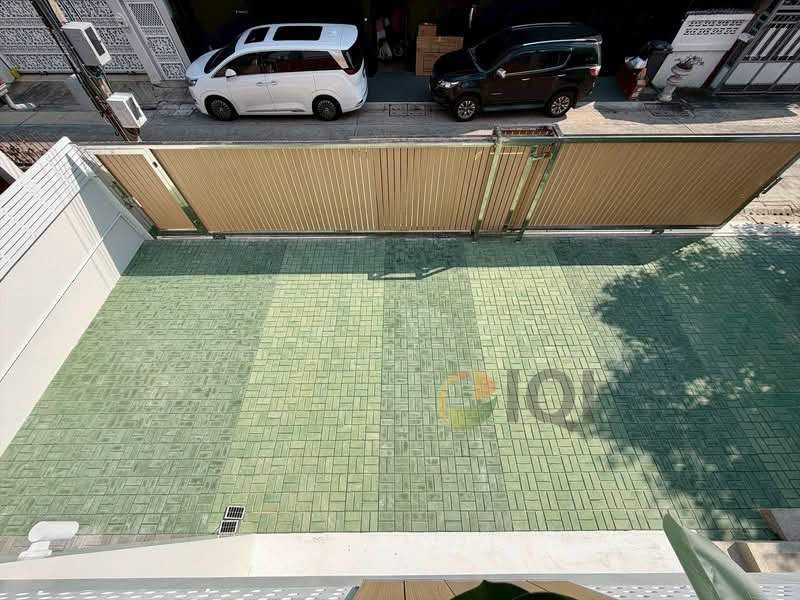 ซอยรัชดานิเวศน์ 14, Bangkok, ประชาอุทิศ 19, Samsen Nok, Huai Khwang, Bangkok, 4 Bedrooms, 250 sqm, Single Detached House For Sale, by อภัสนันท์ ภัคนราธนเศรษฐ์, 500212192 - DDproperty.com