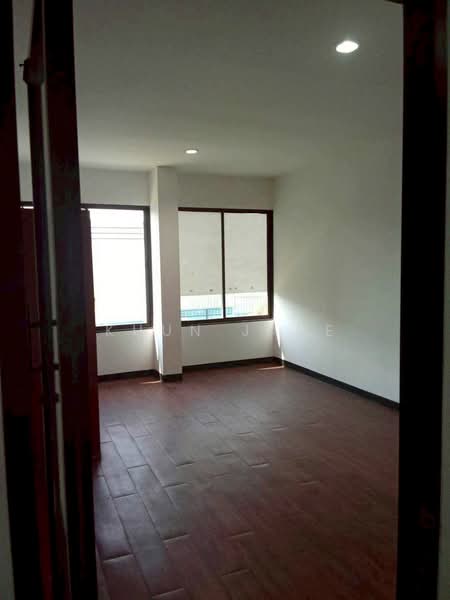 Warehouse for Rent near Srinakarin–Romklao Road (SPSJP234), Bangkok, ถนน ลาดกระบัง, Lat Krabang, Lat Krabang, Bangkok, , 1,100 sqm, Warehouse/Factory For Rent, by Khun Jane, 500212222 - DDproperty.com