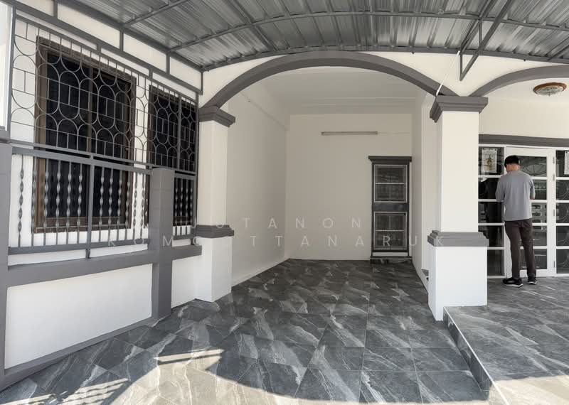 For Sale - ขายบ้านทาวน์เฮ้าส์ 2 ชั้น ม.ลภาวัน ถ.บางกรวย-ไทรน้อย ทำเลดี เดินทางสะดวก, Nonthaburi