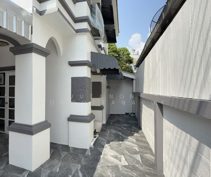 ขาย - ขายบ้านทาวน์เฮ้าส์ 2 ชั้น ม.ลภาวัน ถ.บางกรวย-ไทรน้อย ทำเลดี เดินทางสะดวก, นนทบุรี