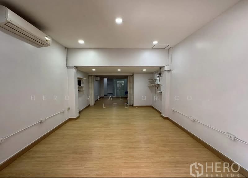 ให้เช่า - For Rent Home Office 252 sqm near BTS Surasak & BTS Saint Louis in Sathon HRE00475, กรุงเทพ