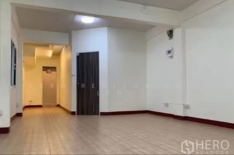 ให้เช่า - For Rent Home Office 252 sqm near BTS Surasak & BTS Saint Louis in Sathon HRE00475, กรุงเทพ