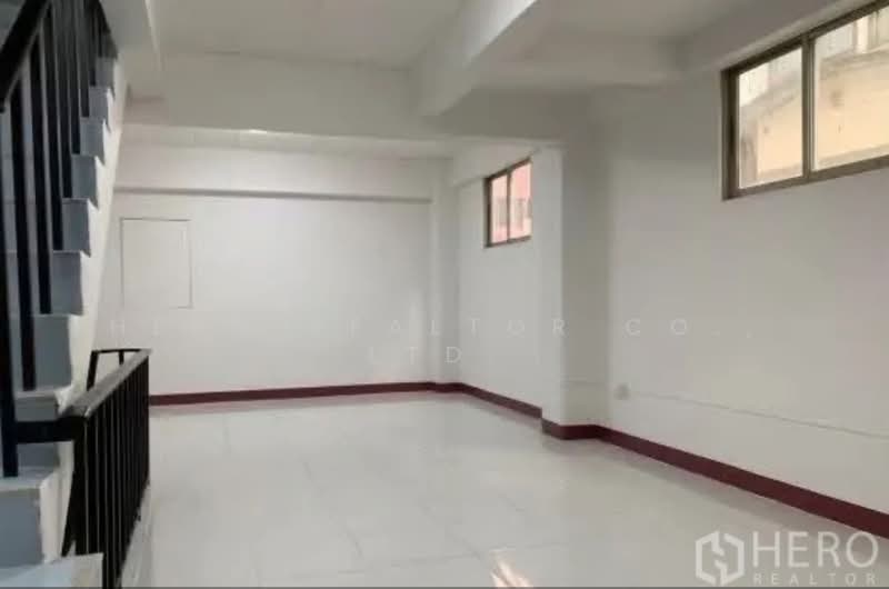 For Rent Home Office 252 sqm near BTS Surasak & BTS Saint Louis in Sathon HRE00475, Bangkok, Thung Wat Don, Sathon, Bangkok, , 252 sqm, Shophouse For Rent, by Hero Realtor Co., Ltd., 500212246 - DDproperty.com