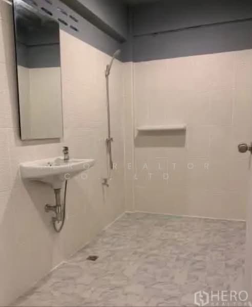 For Rent Home Office 252 sqm near BTS Surasak & BTS Saint Louis in Sathon HRE00475, Bangkok, Thung Wat Don, Sathon, Bangkok, , 252 sqm, Shophouse For Rent, by Hero Realtor Co., Ltd., 500212246 - DDproperty.com