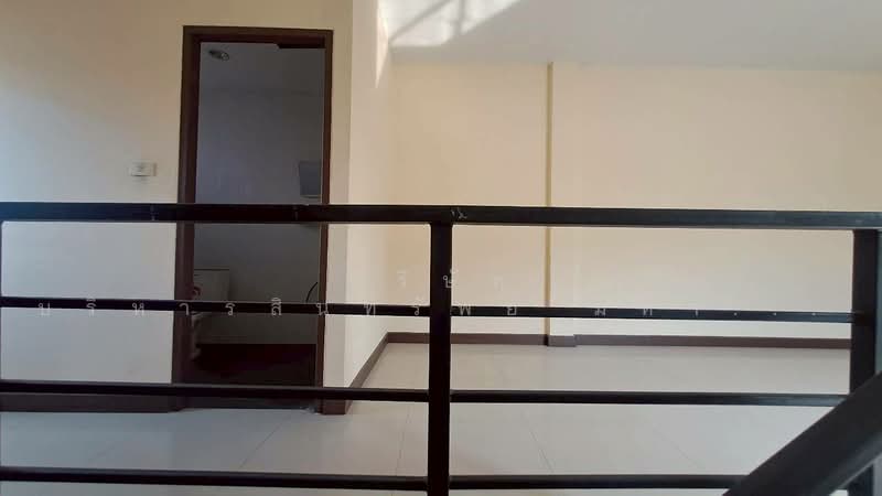 บ้านเฮงรุ่งโรจน์, ชลบุรี, สุรศักดิ์, ศรีราชา, ชลบุรี, 168 ตร.ม., ตึกแถว-อาคารพาณิชย์ ขาย, โดย บริษัท บริหารสินทรัพย์ มหานคร, 500212270 - DDproperty.com