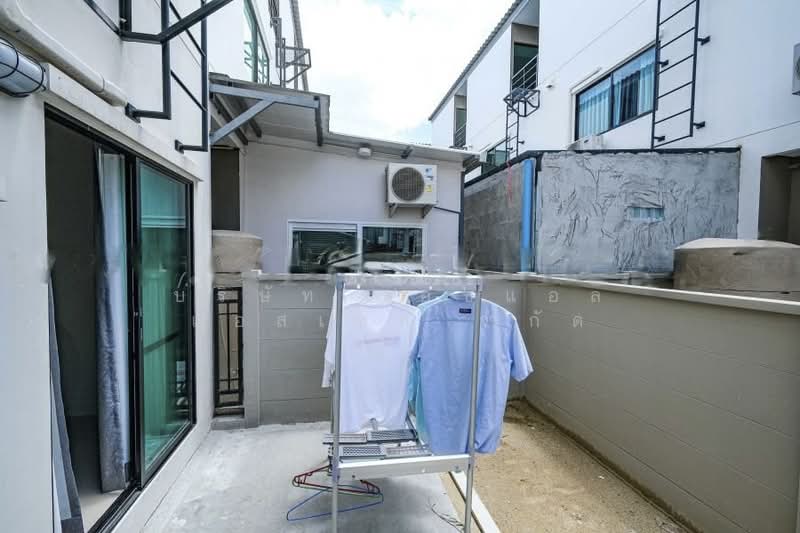 Baan Klang Muang Srinakarin – Onnut, Bangkok, 174 Soi On Nut 70/1, Prawet, Prawet, Bangkok, 3 Bedrooms, 141 sqm, Townhouse For Sale, by บริษัท เอชแอล แอสเซท จำกัด, 500212276 - DDproperty.com