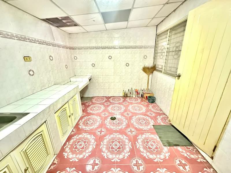 ขาย - ขาย ทาวน์เฮ้าส์ 2 ชั้น หมู่บ้าน เพชรทวีสุข เพชรเกษม 106, กรุงเทพ