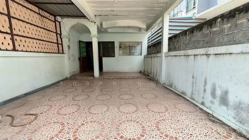 Phet Thawee Village : หมู่บ้านเพชรทวี, Chon Buri (Pattaya), เพชรบ้านสวน 13, Ban Suan, Muang Chon Buri, Chon Buri (Pattaya), 2 Bedrooms, 150 sqm, Townhouse For Sale, by กรกฤตย์ บุญสระ, 500212309 - DDproperty.com