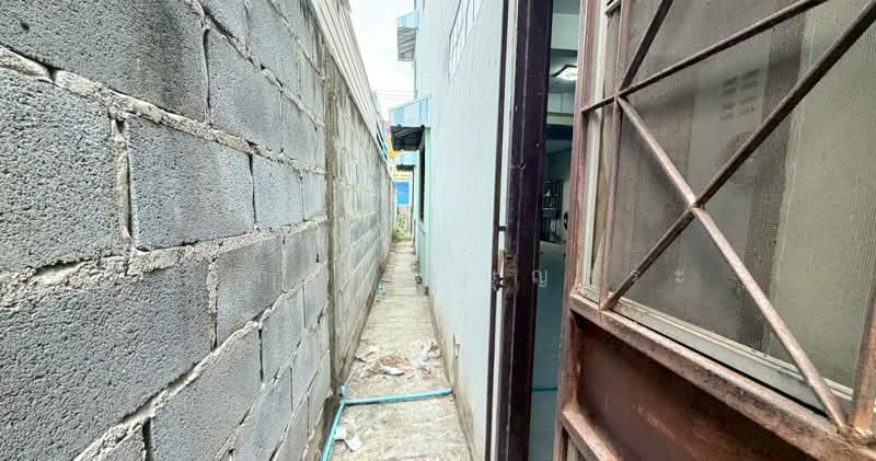 Phet Thawee Village : หมู่บ้านเพชรทวี, Chon Buri (Pattaya), เพชรบ้านสวน 13, Ban Suan, Muang Chon Buri, Chon Buri (Pattaya), 2 Bedrooms, 150 sqm, Townhouse For Sale, by กรกฤตย์ บุญสระ, 500212309 - DDproperty.com