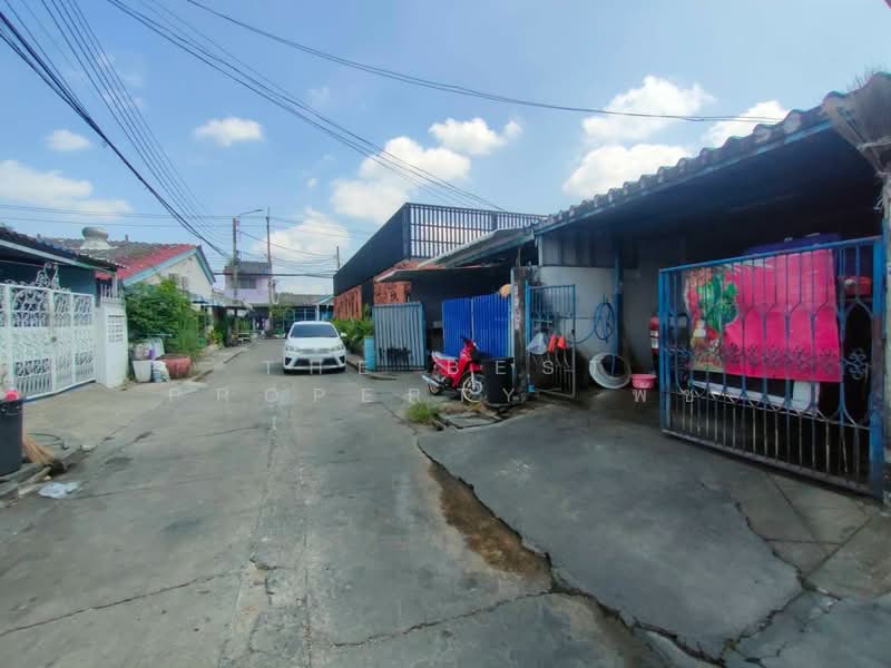หมู่บ้านหลังคาแดง เคหะร่มเกล้า24 กรุงเทพมหานคร, กรุงเทพ, คลองสองต้นนุ่น, ลาดกระบัง, กรุงเทพ, 120 ตร.ม., ทาวน์เฮ้าส์ ขาย, โดย The Best Property พัช, 500212328 - DDproperty.com