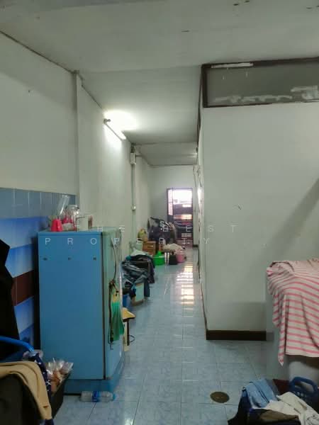 For Sale - หมู่บ้านหลังคาแดง เคหะร่มเกล้า24 กรุงเทพมหานคร, Bangkok