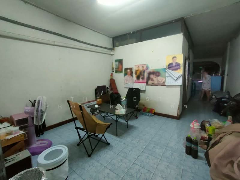 For Sale - หมู่บ้านหลังคาแดง เคหะร่มเกล้า24 กรุงเทพมหานคร, Bangkok