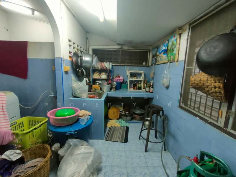 For Sale - หมู่บ้านหลังคาแดง เคหะร่มเกล้า24 กรุงเทพมหานคร, Bangkok