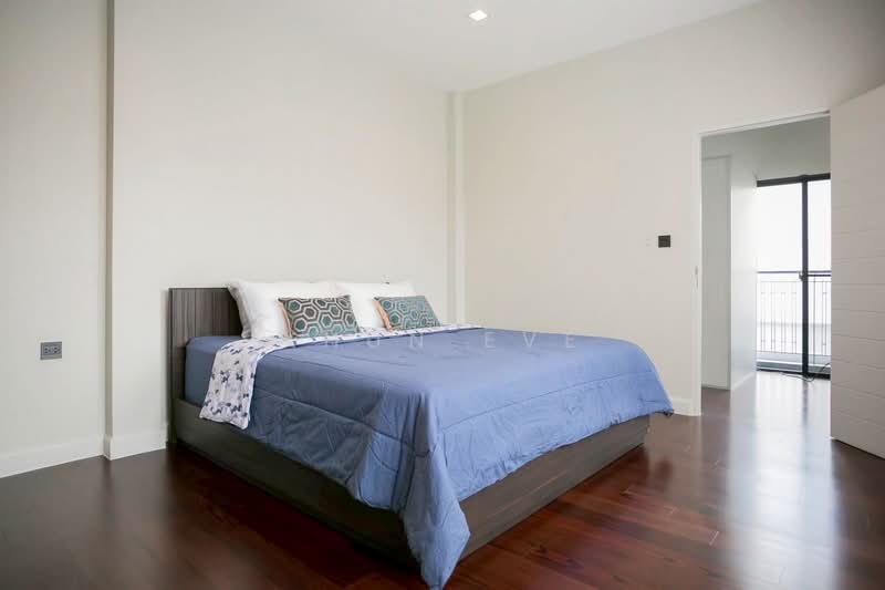 The Gentry Ekamai-Ladprao, Bangkok, 90 Soi Ladprao 94, Phlapphla, Wang Thonglang, Bangkok, 3 Bedrooms, 380 sqm, Single Detached House For Rent, by Khun Eve, 500212331 - DDproperty.com