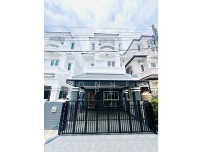 ขาย - บ้านเศรณีปาร์ค : Baan Seranee Park, กรุงเทพ