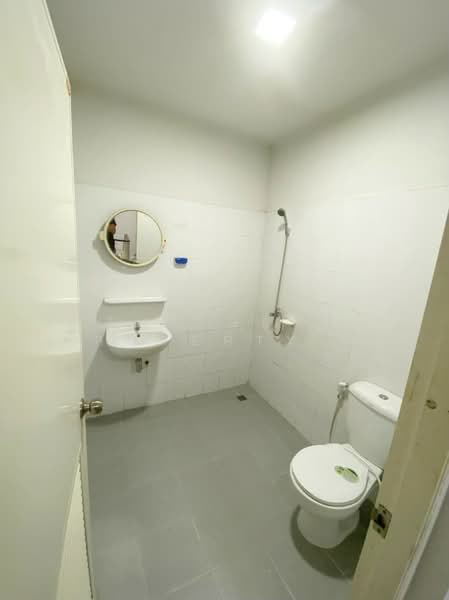 Baan Pruksa 51 Chalongkrung, Bangkok, Soi Chalongkrung 53, Chalongkrung Road, Lam Pla Tiew, Lat Krabang, Bangkok, 3 Bedrooms, 100 sqm, Townhouse For Sale, by The Best Property Agent นกกี้, 500212349 - DDproperty.com