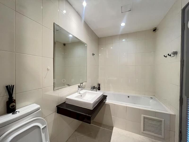 The Master Centrium Asoke-Sukhumvit, Bangkok, Sukhumvit 21, Khlongtoei Nua, Watthana, Bangkok, 2 Bedrooms, 72 sqm, Condo For Rent, by Property Fit, 500212367 - DDproperty.com