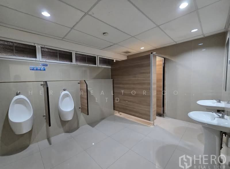 For Rent Retail Space 349 sqm in Watthana BTS Asok Bangkok HRE00491, กรุงเทพ, คลองตันเหนือ, วัฒนา, กรุงเทพ, 349 ตร.ม., พื้นที่ขายของ ให้เช่า, โดย Hero Realtor Co., Ltd., 500212398 - DDproperty.com