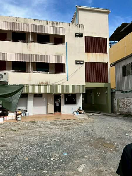 For Rent - 3-Storey Commercial Building – Wua Lai Area, Chiang Mai