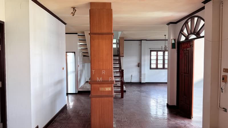 Ratchada House, Bangkok, Samsen Nok, Huai Khwang, Bangkok, 3 Bedrooms, 220 sqm, Single Detached House For Sale, by Chitraphon Iamphet, 500212586 - DDproperty.com