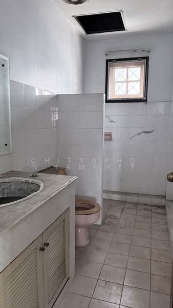 Ratchada House, Bangkok, Samsen Nok, Huai Khwang, Bangkok, 3 Bedrooms, 220 sqm, Single Detached House For Sale, by Chitraphon Iamphet, 500212586 - DDproperty.com