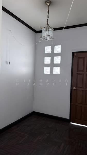 Ratchada House, Bangkok, Samsen Nok, Huai Khwang, Bangkok, 3 Bedrooms, 220 sqm, Single Detached House For Sale, by Chitraphon Iamphet, 500212586 - DDproperty.com