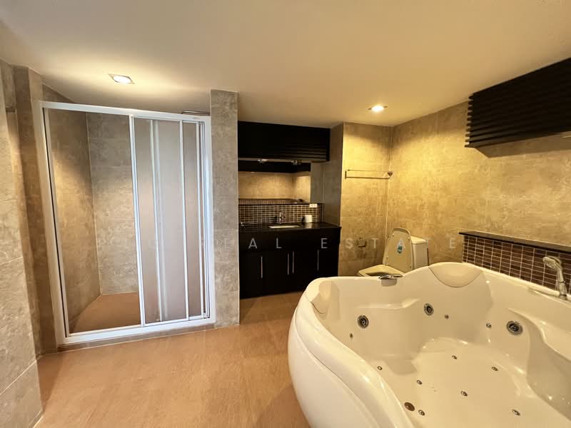 For Sale - Jomtien Beach Condo, Chon Buri (Pattaya)