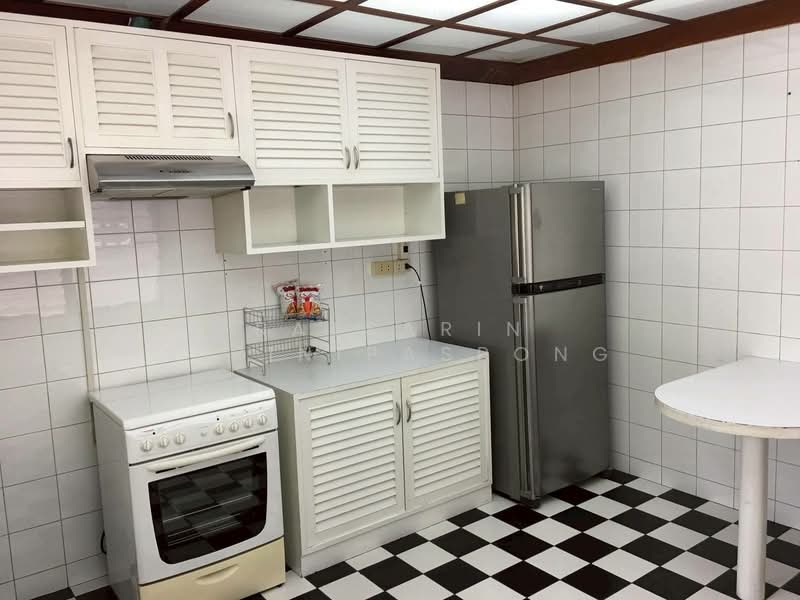 House Ruamrudee, Bangkok, Lumphini, Pathum Wan, Bangkok, 3 Bedrooms, 210 sqm, Single Detached House For Rent, by Ratsarin Sirinipaspong, 500212613 - DDproperty.com