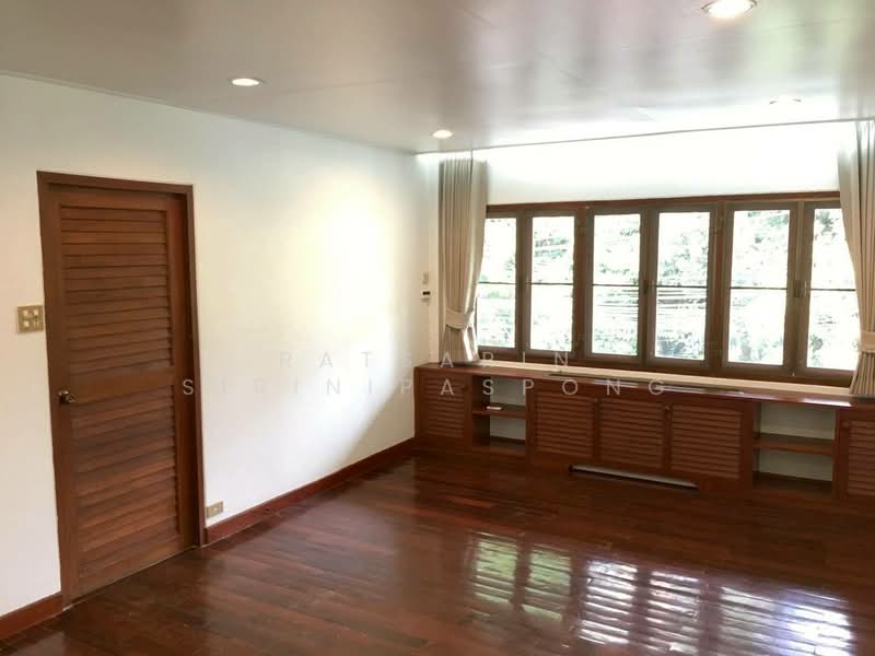 House Ruamrudee, Bangkok, Lumphini, Pathum Wan, Bangkok, 3 Bedrooms, 210 sqm, Single Detached House For Rent, by Ratsarin Sirinipaspong, 500212613 - DDproperty.com