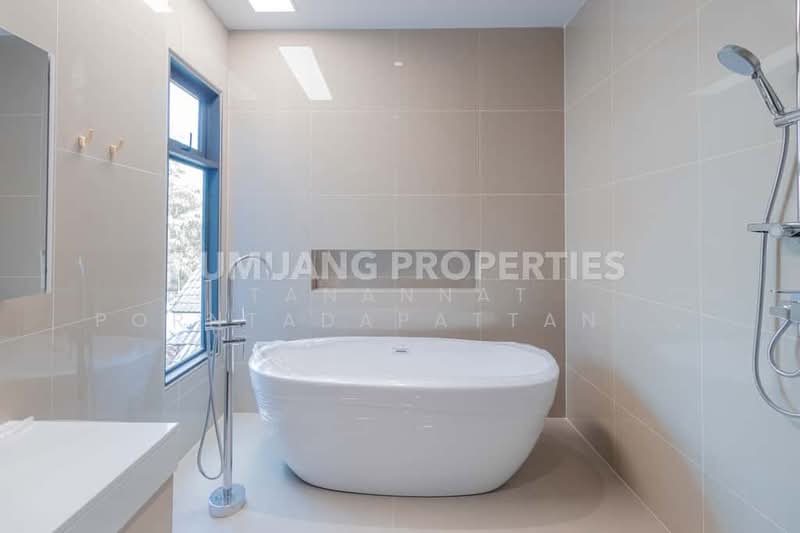 Wang Tan village, Chiang Mai, San Phak Wan, Hang Dong, Chiang Mai, 4 Bedrooms, 350 sqm, Single Detached House For Sale, by Tanannat Porntadapattanayothin, 500212648 - DDproperty.com