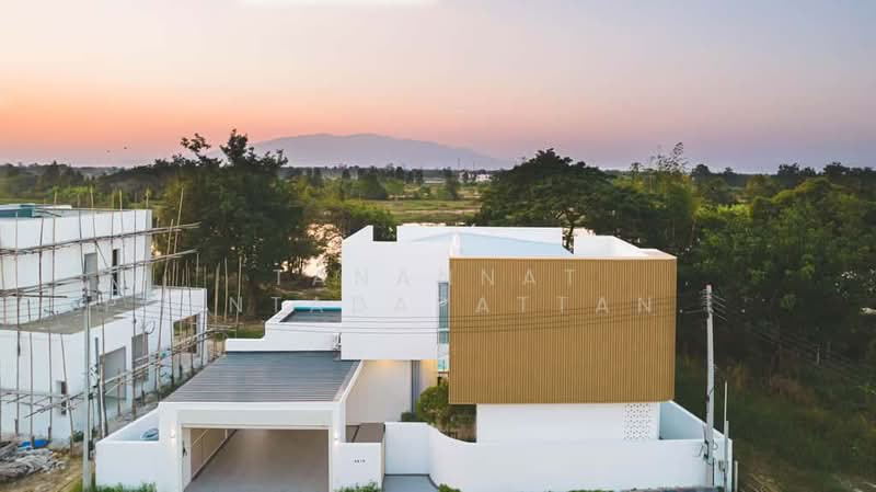 บ้านพูลวิลล่าวิวทะเลสาบ, Chiang Mai, San Ton Pao, San Kamphaeng, Chiang Mai, 3 Bedrooms, 285 sqm, Single Detached House For Sale, by Tanannat Porntadapattanayothin, 500212660 - DDproperty.com