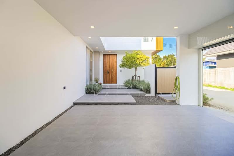 บ้านพูลวิลล่าวิวทะเลสาบ, Chiang Mai, San Ton Pao, San Kamphaeng, Chiang Mai, 3 Bedrooms, 285 sqm, Single Detached House For Sale, by Tanannat Porntadapattanayothin, 500212660 - DDproperty.com