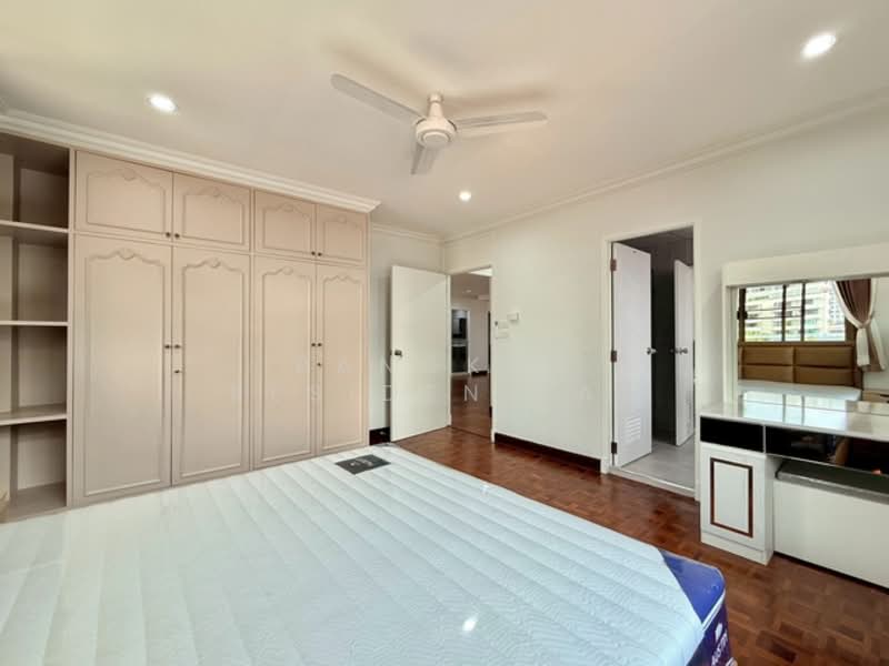 Rishi Court, Bangkok, 47 Soi Sukhumvit 15, Khlongtoei Nua, Watthana, Bangkok, 3 Bedrooms, 200 sqm, Apartment For Rent, by Bangkok Residential, 500212709 - DDproperty.com