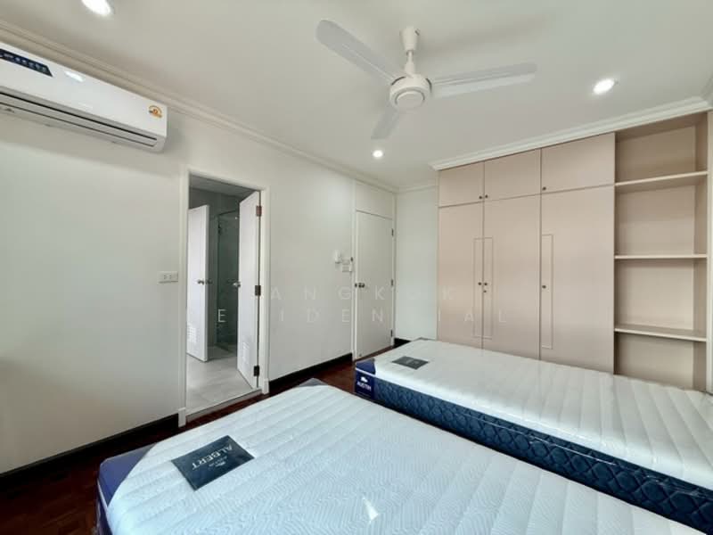 Rishi Court, Bangkok, 47 Soi Sukhumvit 15, Khlongtoei Nua, Watthana, Bangkok, 3 Bedrooms, 200 sqm, Apartment For Rent, by Bangkok Residential, 500212709 - DDproperty.com