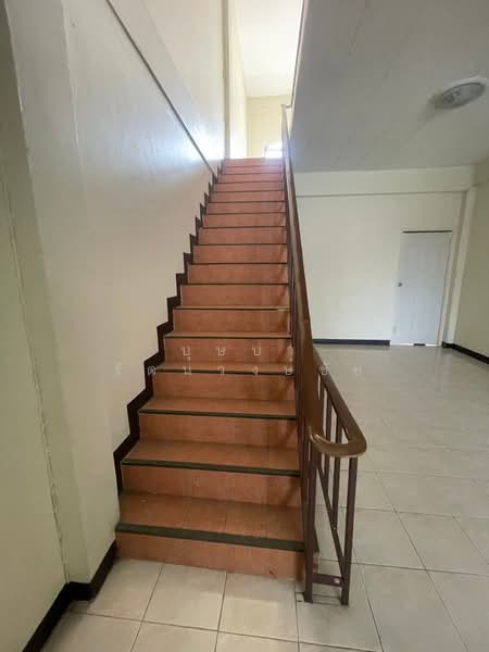 จดบริษัทได้ ทำเลสุขาภิบาล 5 ซ.45 ให้เช่าอาคารพาณิชย์ 3.5 ชั้น อาคารพร้อมอยู่ ทำเลดี ราคาถูก, Bangkok, สุขาภิบาล 5, O-Ngoen, Sai Mai, Bangkok, , 180 sqm, Shophouse For Rent, by บุษบา รัตนวงษ์ชัย, 500212711 - DDproperty.com