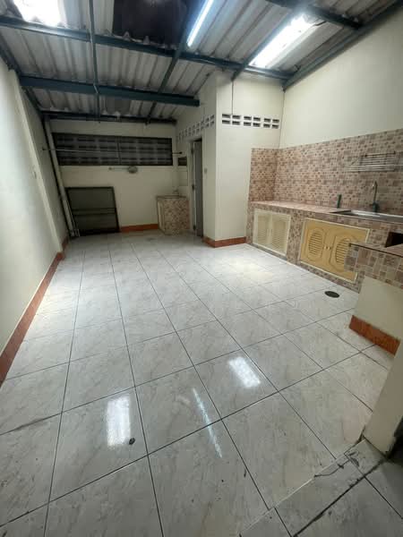 จดบริษัทได้ ทำเลสุขาภิบาล 5 ซ.45 ให้เช่าอาคารพาณิชย์ 3.5 ชั้น อาคารพร้อมอยู่ ทำเลดี ราคาถูก, Bangkok, สุขาภิบาล 5, O-Ngoen, Sai Mai, Bangkok, , 180 sqm, Shophouse For Rent, by บุษบา รัตนวงษ์ชัย, 500212711 - DDproperty.com