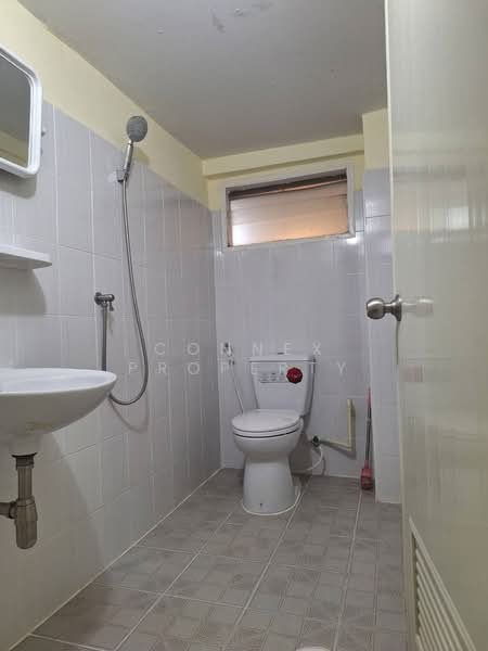 Chat Kaeo Bang Kapi Village, Bangkok, Happyland Road, Khlong Chan, Bang Kapi, Bangkok, 2 Bedrooms, 21 sqm, Townhouse For Sale, by Connex Property, 500212716 - DDproperty.com