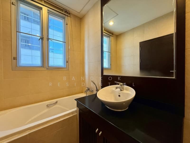 Grand Mercure Bangkok Asoke Residence, Bangkok, 50 5 Soi Sukhumvit 19, Khlong Tan Nua, Watthana, Bangkok, 3 Bedrooms, 220 sqm, Apartment For Rent, by Bangkok Residential, 500212721 - DDproperty.com