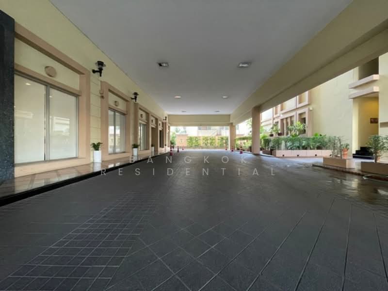 Grand Mercure Bangkok Asoke Residence, Bangkok, 50 5 Soi Sukhumvit 19, Khlong Tan Nua, Watthana, Bangkok, 3 Bedrooms, 220 sqm, Apartment For Rent, by Bangkok Residential, 500212721 - DDproperty.com