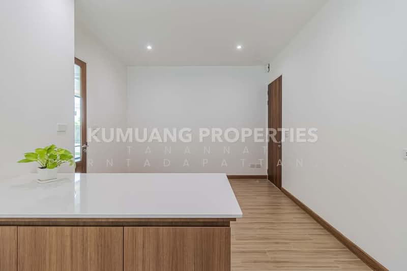 บ้านสร้างใหม่ในเมืองเชียงใหม่, Chiang Mai, Mae Hia, Muang Chiang Mai, Chiang Mai, 4 Bedrooms, 250 sqm, Single Detached House For Sale, by Tanannat Porntadapattanayothin, 500212733 - DDproperty.com