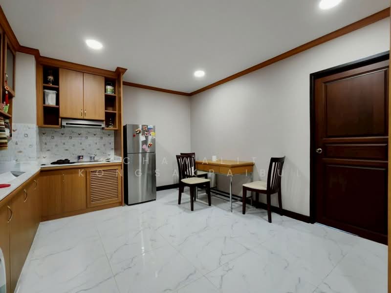 Supalai Place Sukhumvit 39 : ศุภาลัย เพลส สุขุมวิท 39, กรุงเทพ, 175-179 ซอยสุขุมวิท 39 ถนนสุขุมวิท แขวงคลองตันเหนือ เขตวัฒนา กรุงเทพมหานคร, คลองตันเหนือ, วัฒนา, กรุงเทพ, 74 ตร.ม., คอนโด ขาย, โดย CHAWALIT KONGSAKPAIBUL, 500212741 - DDproperty.com