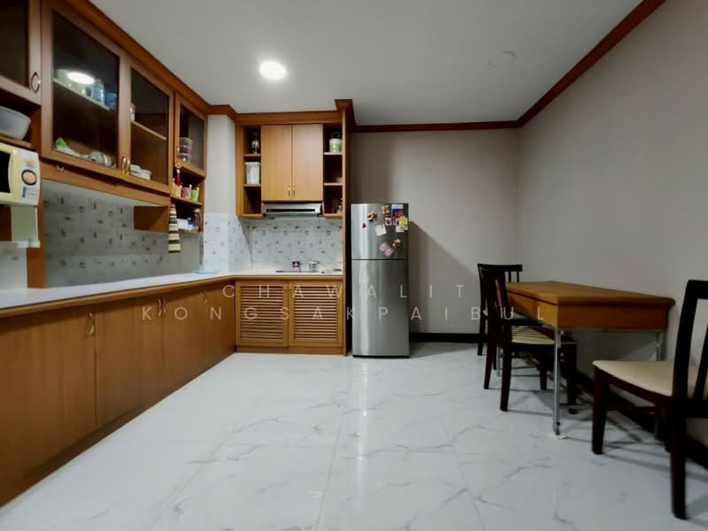 Supalai Place Sukhumvit 39, Bangkok, 175-179 Soi Sukhumvit 39 Sukhumvit Road, Khlong Tan Nua, Watthana, Bangkok, 2 Bedrooms, 74 sqm, Condo For Sale, by CHAWALIT KONGSAKPAIBUL, 500212741 - DDproperty.com