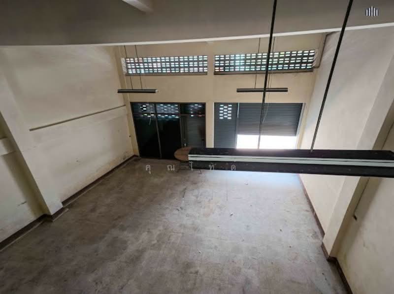 ขาย - ทำเลการค้าติดแนวรถไฟฟ้าMRT!!! เหมาะทำออฟฟิศ คลังสินค้า ขายตึกแถว 4.5 ชั้น2 คูหา 33 ตรว. ติดถนน, กรุงเทพ